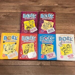 Dork Diaries Book Set 1-6